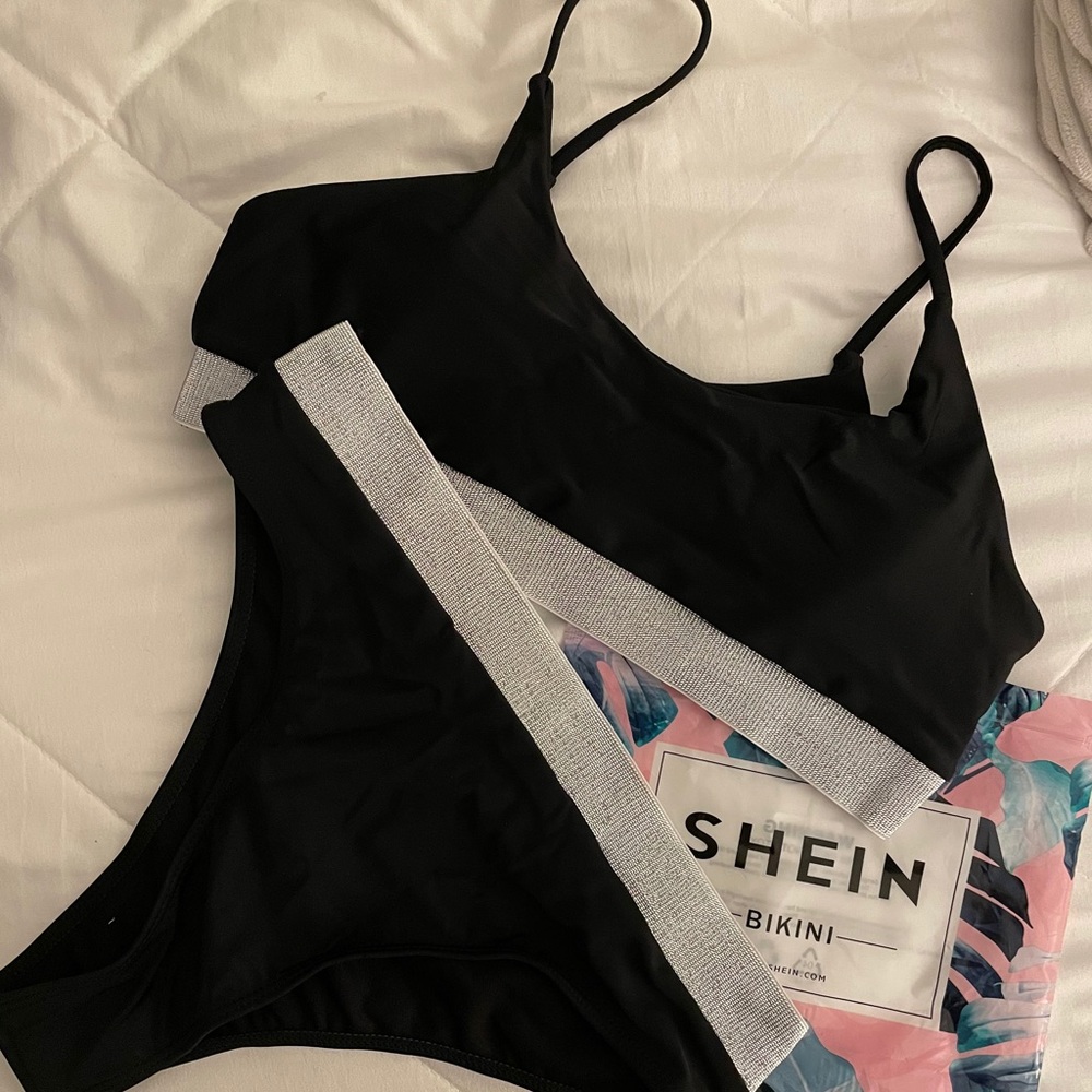 Bathing bathing suit bikini